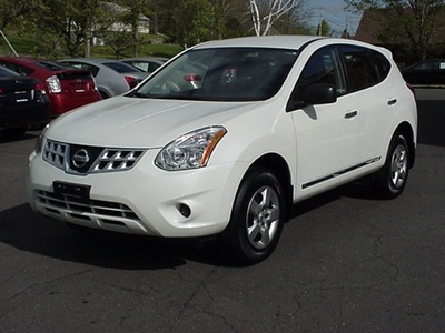 nissan rogue 2012 white wagon s gasoline 4 cylinders all whee drive cont  variable trans  06019