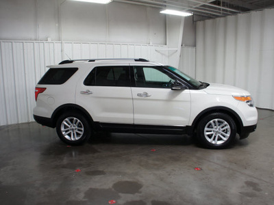 ford explorer 2011 white suv xlt gasoline 6 cylinders 2 wheel drive automatic 76108