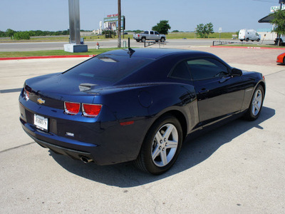 chevrolet camaro 2011 blue coupe gasoline 6 cylinders rear wheel drive automatic 76087