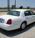 lincoln town car 2002 white sedan executive gasoline 8 cylinders rear wheel drive automatic with overdrive 76087