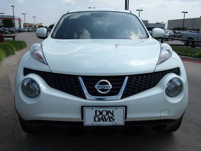 nissan juke 2011 white gasoline 4 cylinders front wheel drive automatic 76018