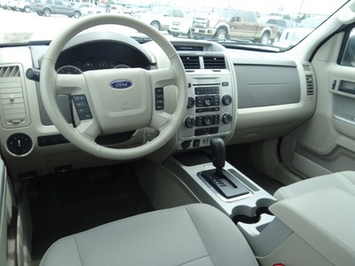 ford escape 2012 gray suv xlt gasoline 4 cylinders front wheel drive 6 speed automatic 77388