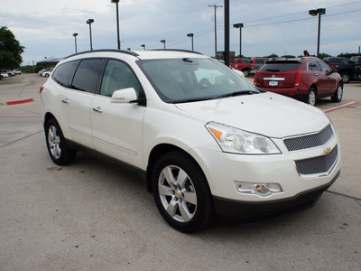 chevrolet traverse 2012 white ltz gasoline 6 cylinders all whee drive automatic 76087