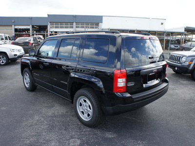 jeep patriot 2012 px8 black clear coat suv sport fwd gasoline 4 cylinders front wheel drive 33021