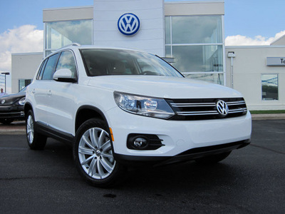 volkswagen tiguan 2012 white suv se gasoline 4 cylinders front wheel drive 6 speed automatic 46410