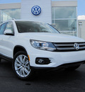 volkswagen tiguan 2012 white suv se gasoline 4 cylinders front wheel drive 6 speed automatic 46410