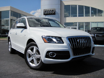 audi q5 2012 white suv 3 2 quattro premium plus gasoline 6 cylinders all whee drive 6 speed tiptronic 46410