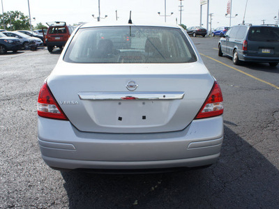 nissan versa 2010 silver sedan gasoline 4 cylinders front wheel drive automatic 19153