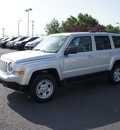 jeep patriot 2011 silver suv gasoline 4 cylinders 4 wheel drive automatic 19153