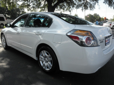 nissan altima 2012 white sedan 2 5 s gasoline 4 cylinders front wheel drive automatic 34474