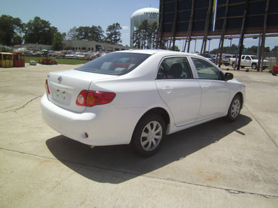 toyota corolla 2010 white sedan le gasoline 4 cylinders front wheel drive automatic 75503