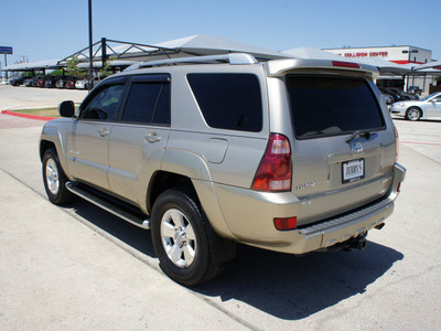 toyota 4runner 2004 gold suv limited gasoline 8 cylinders 4 wheel drive automatic 76087