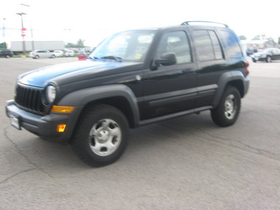 jeep liberty 2006 black suv sport gasoline 6 cylinders 4 wheel drive automatic with overdrive 45840