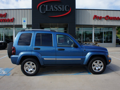 jeep liberty 2005 blue suv limited gasoline 6 cylinders 4 wheel drive automatic 76210