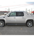 cadillac escalade ext 2008 silver ext gasoline 8 cylinders all whee drive 6 speed automatic 98901