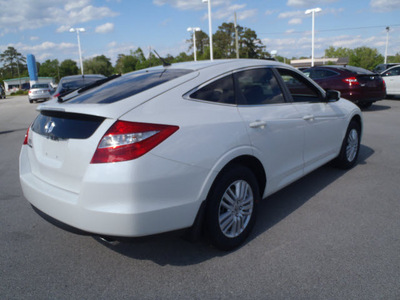 honda crosstour 2012 white ex gasoline 4 cylinders front wheel drive automatic 28557