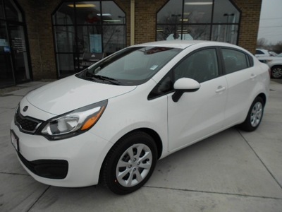 kia rio 2013 white sedan gasoline 4 cylinders front wheel drive 6 speed automatic 43228