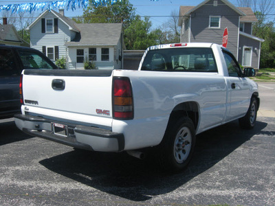 gmc sierra 1500 classic 2007 white pickup truck work truck gasoline 6 cylinders rear wheel drive automatic 45840