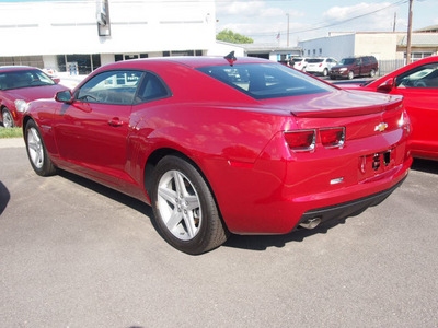 chevrolet camaro 2012 red coupe lt gasoline 6 cylinders rear wheel drive automatic 27591