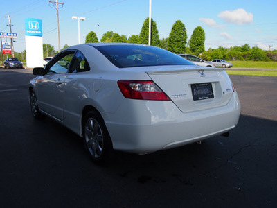honda civic 2011 white coupe lx gasoline 4 cylinders front wheel drive 5 speed automatic 44410