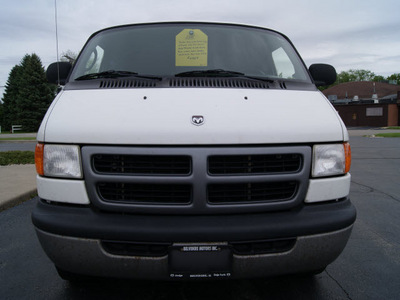 dodge b2500 ram van 2002 white van gasoline 8 cylinders rear wheel drive automatic with overdrive 61008