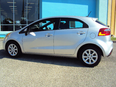 kia rio 2012 silver hatchback ex gasoline 4 cylinders front wheel drive automatic 32901