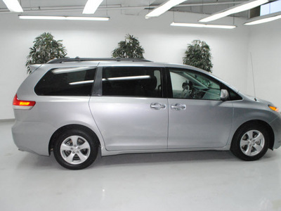 toyota sienna 2011 silver van le 8 passenger gasoline 6 cylinders front wheel drive automatic 91731
