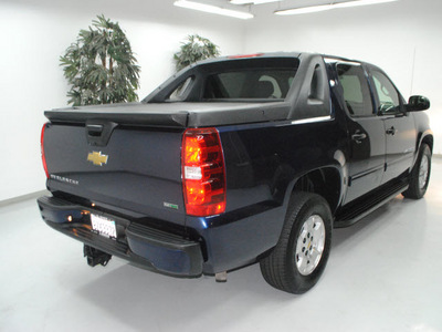 chevrolet avalanche 2010 blue suv ls flex fuel 8 cylinders 2 wheel drive automatic 91731