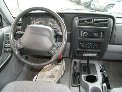 jeep cherokee 1998 white suv gasoline 6 cylinders 4 wheel drive automatic 80905
