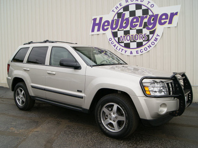 jeep grand cherokee 2007 light graystone suv laredo flex fuel 8 cylinders 4 wheel drive automatic 80905