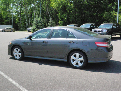 toyota camry 2010 dk  gray sedan se gasoline 4 cylinders front wheel drive automatic 56001