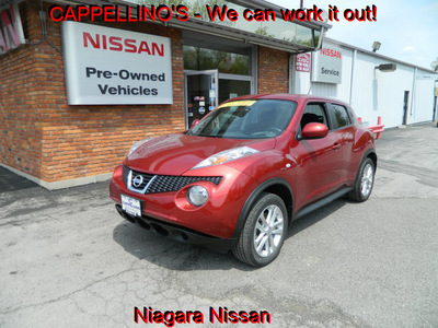 nissan juke 2011 red sv gasoline 4 cylinders all whee drive automatic 14094