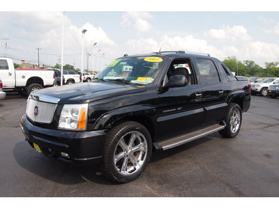 cadillac escalade ext 2005 gasoline 8 cylinders all whee drive not specified 07730