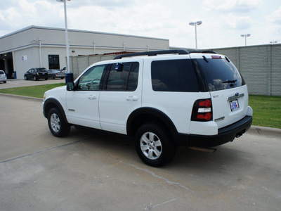 ford explorer 2007 white suv xlt gasoline 6 cylinders rear wheel drive automatic with overdrive 76108