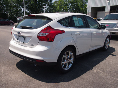 ford focus 2012 white hatchback sel flex fuel 4 cylinders front wheel drive not specified 46168