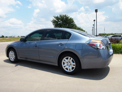 nissan altima 2011 gray sedan 2 5 s gasoline 4 cylinders front wheel drive automatic 76018