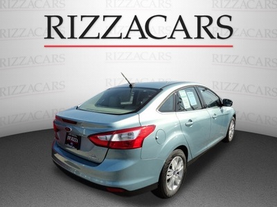 ford focus 2012 lt  blue sedan sel flex fuel 4 cylinders front wheel drive automatic with overdrive 60546