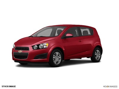 chevrolet sonic 2012 red hatchback gasoline 4 cylinders front wheel drive 6 spd auto aud sys,am fm ster w cd 77090