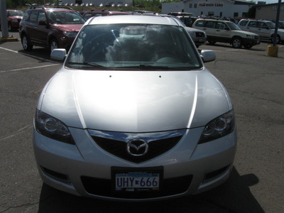 mazda mazda3i 2007 silver sedan gasoline 4 cylinders front wheel drive 5 speed manual 55811