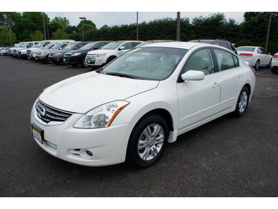 nissan altima 2012 white sedan 2 5 s gasoline 4 cylinders front wheel drive automatic with overdrive 08902