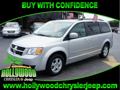 dodge grand caravan 2010 silver van sxt gasoline 6 cylinders front wheel drive automatic 33021