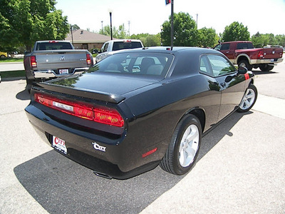 dodge challenger 2012 pitch black coupe r t gasoline 8 cylinders rear wheel drive 6 speed manual 81212