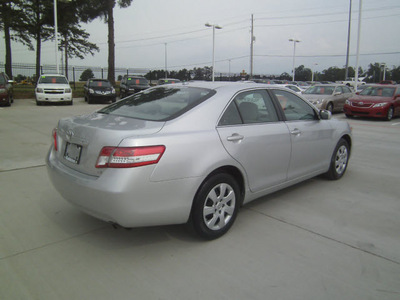 toyota camry 2011 silver sedan le gasoline 4 cylinders front wheel drive automatic 75503