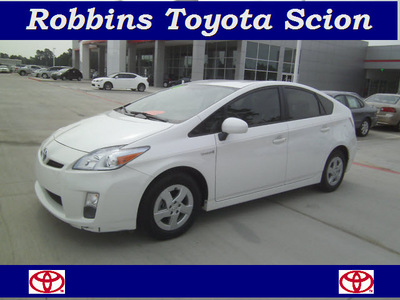 toyota prius 2010 white iii hybrid 4 cylinders front wheel drive automatic 75503