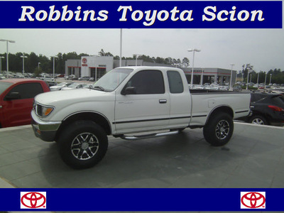 toyota tacoma 1997 white pickup truck v6 gasoline 6 cylinders 4 wheel drive automatic 75503