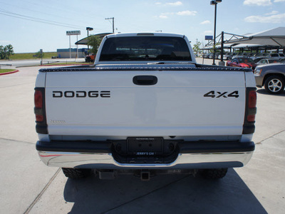 dodge ram pickup 2500 2001 white slt diesel 6 cylinders 4 wheel drive 6 speed manual 76087