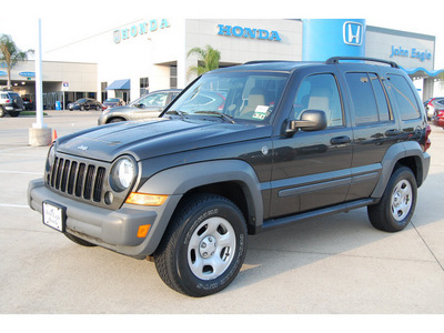 jeep liberty 2005 green suv sport gasoline 6 cylinders 4 wheel drive automatic with overdrive 77065