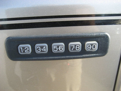 ford f 250 super duty 2011 beige lariat flex fuel 8 cylinders 4 wheel drive autostick 62863