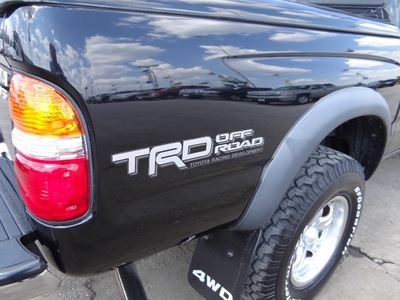 toyota tacoma 2003 black pickup truck v6 gasoline 6 cylinders 4 wheel drive automatic 77388