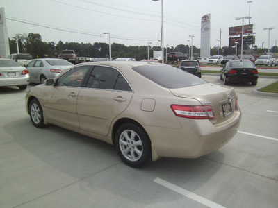 toyota camry 2010 tan sedan le gasoline 4 cylinders front wheel drive automatic 75503
